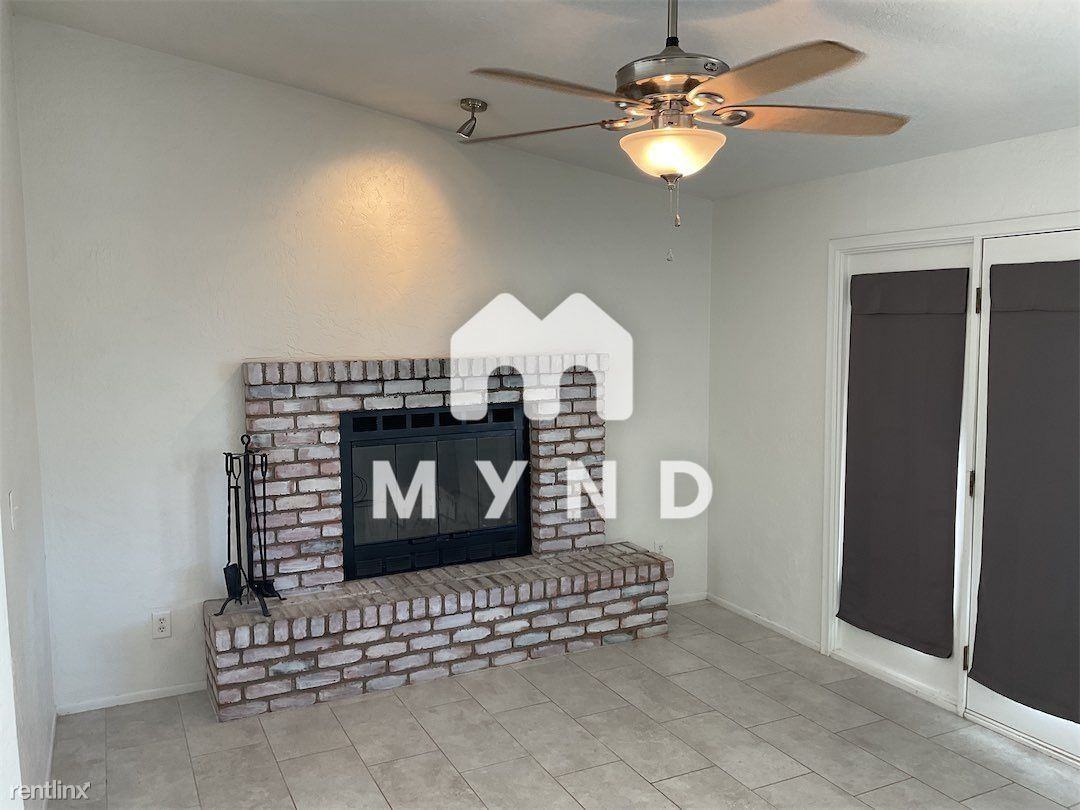 4621 W Snowberry Ln - Photo 3 of 6