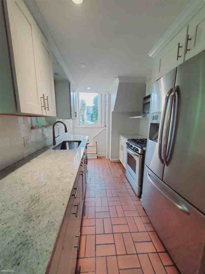 7 Reynolds Pl - Photo 2 of 9