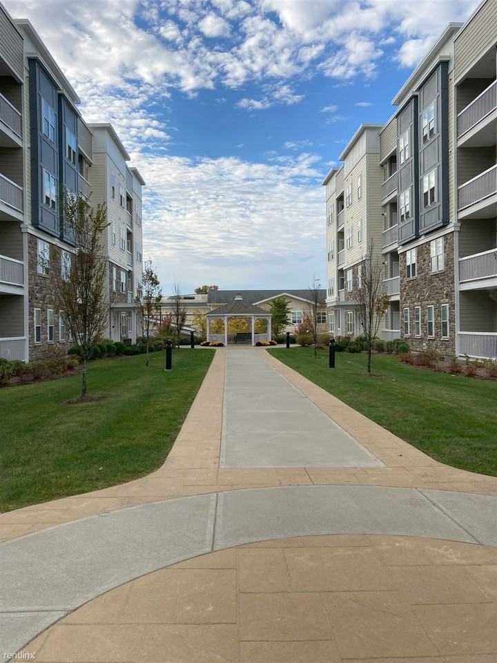 120 University Ave #2102 - Photo 2 of 16