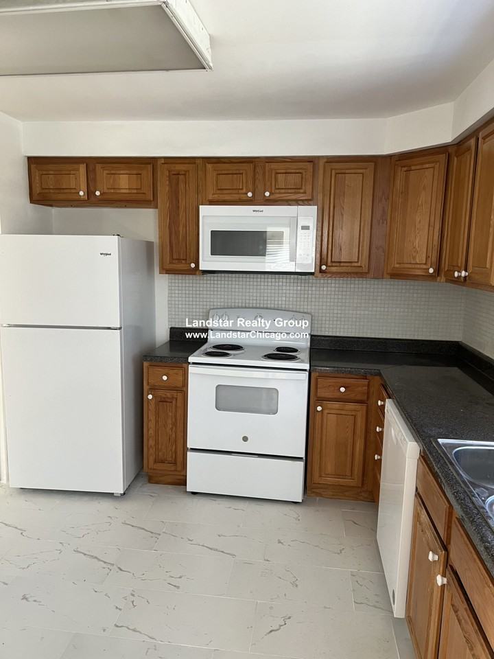 8644 Skokie Blvd #405 - Photo 2 of 10