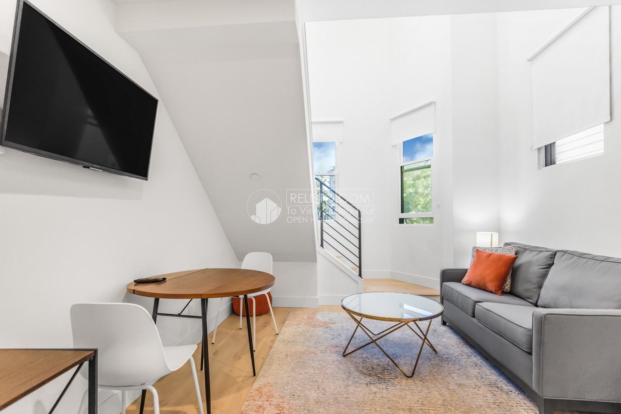 2265 Sacramento St #1 - Photo 3 of 24