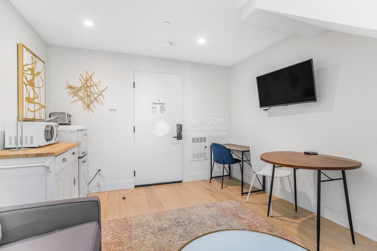 2265 Sacramento St #1 - Photo 5 of 24