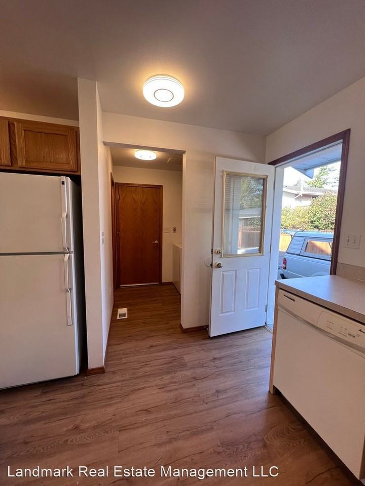 1301-1317 Barkley Blvd - Photo 3 of 19