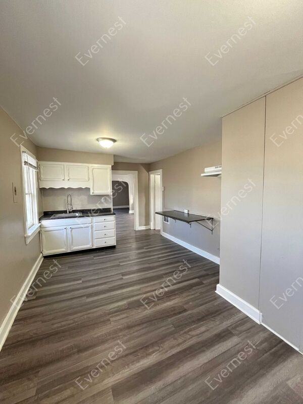 1433 Indiana Ave #2 - Photo 3 of 26