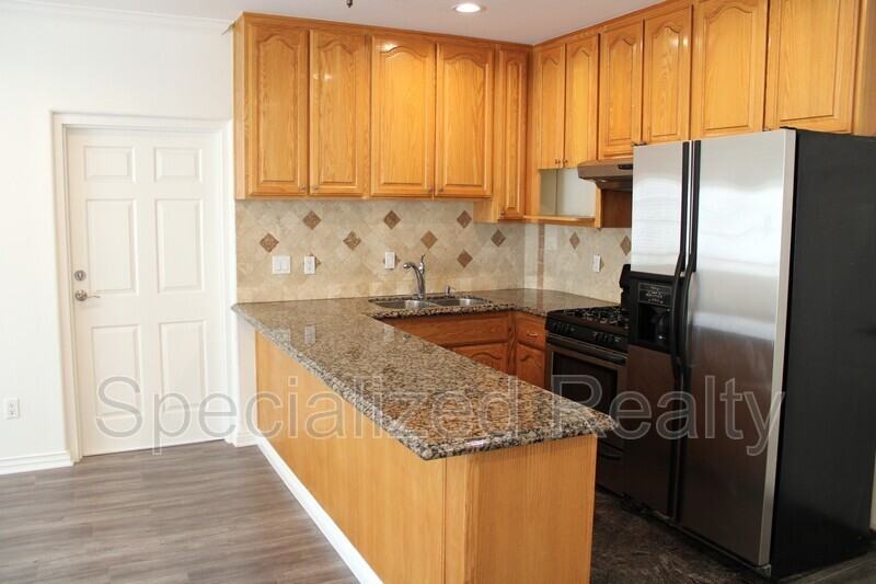 1827 1/2 Hill Dr - Photo 2 of 7