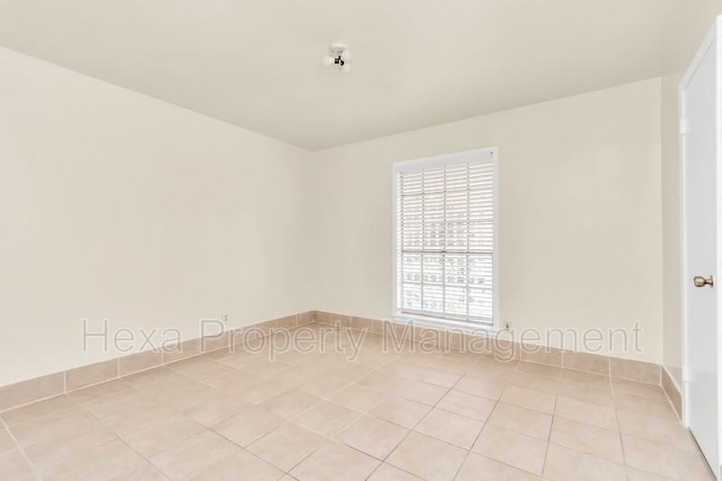 4742 Yale St #25 - Photo 7 of 19