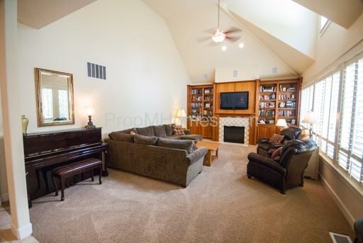 2676 Beacon Hill Dr - Photo 3 of 33