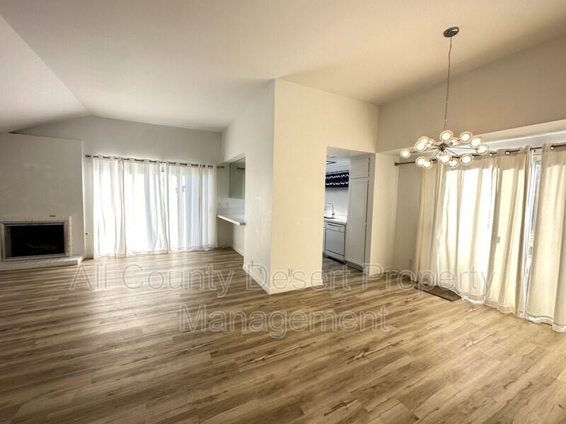 1675 Fairway Cir - Photo 2 of 14