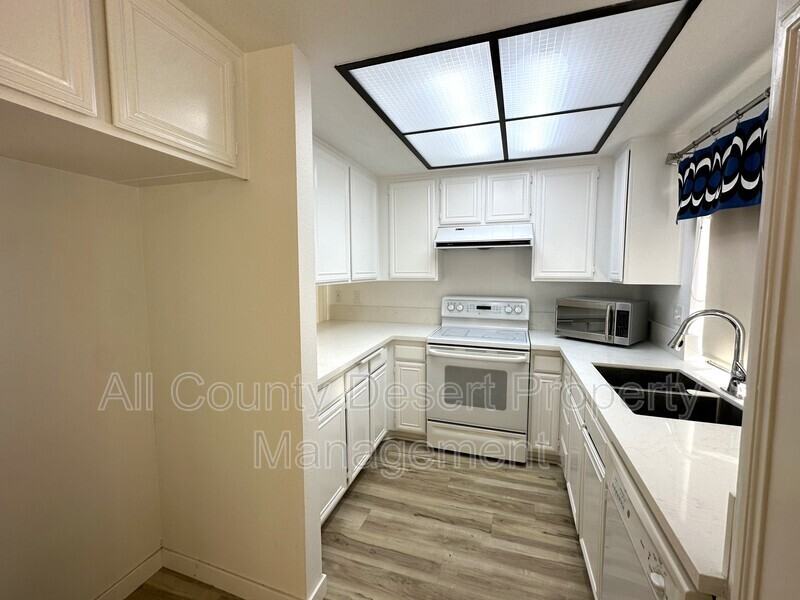 1675 Fairway Cir - Photo 5 of 14