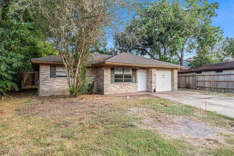 336 Pennington Dr - Photo 2 of 15