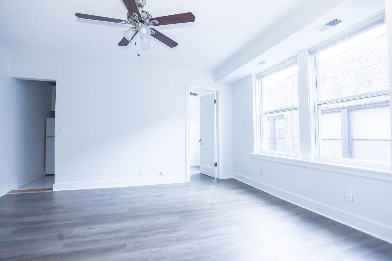 3727 N Pine Grove Ave #302