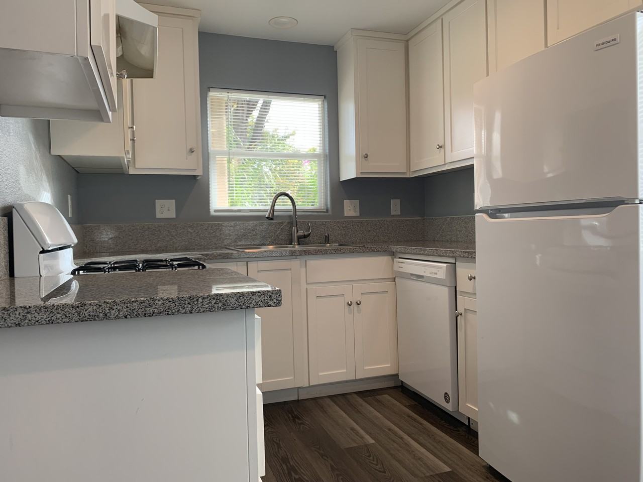 235 W South St - Photo 2 of 15