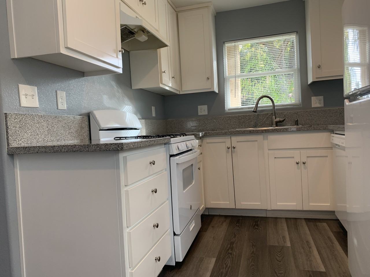 235 W South St - Photo 3 of 15