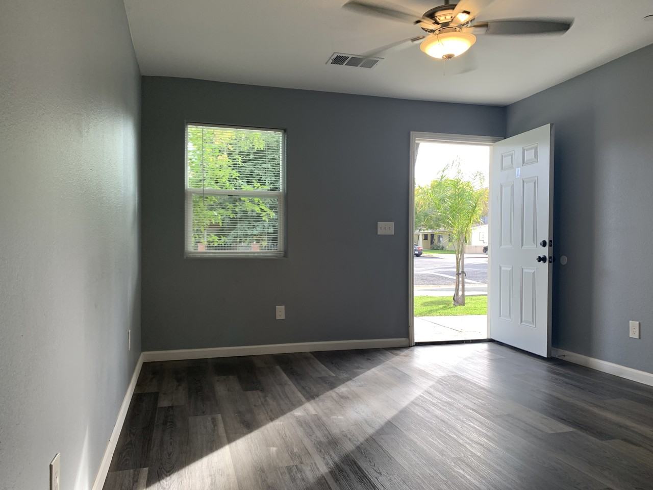 235 W South St - Photo 6 of 15