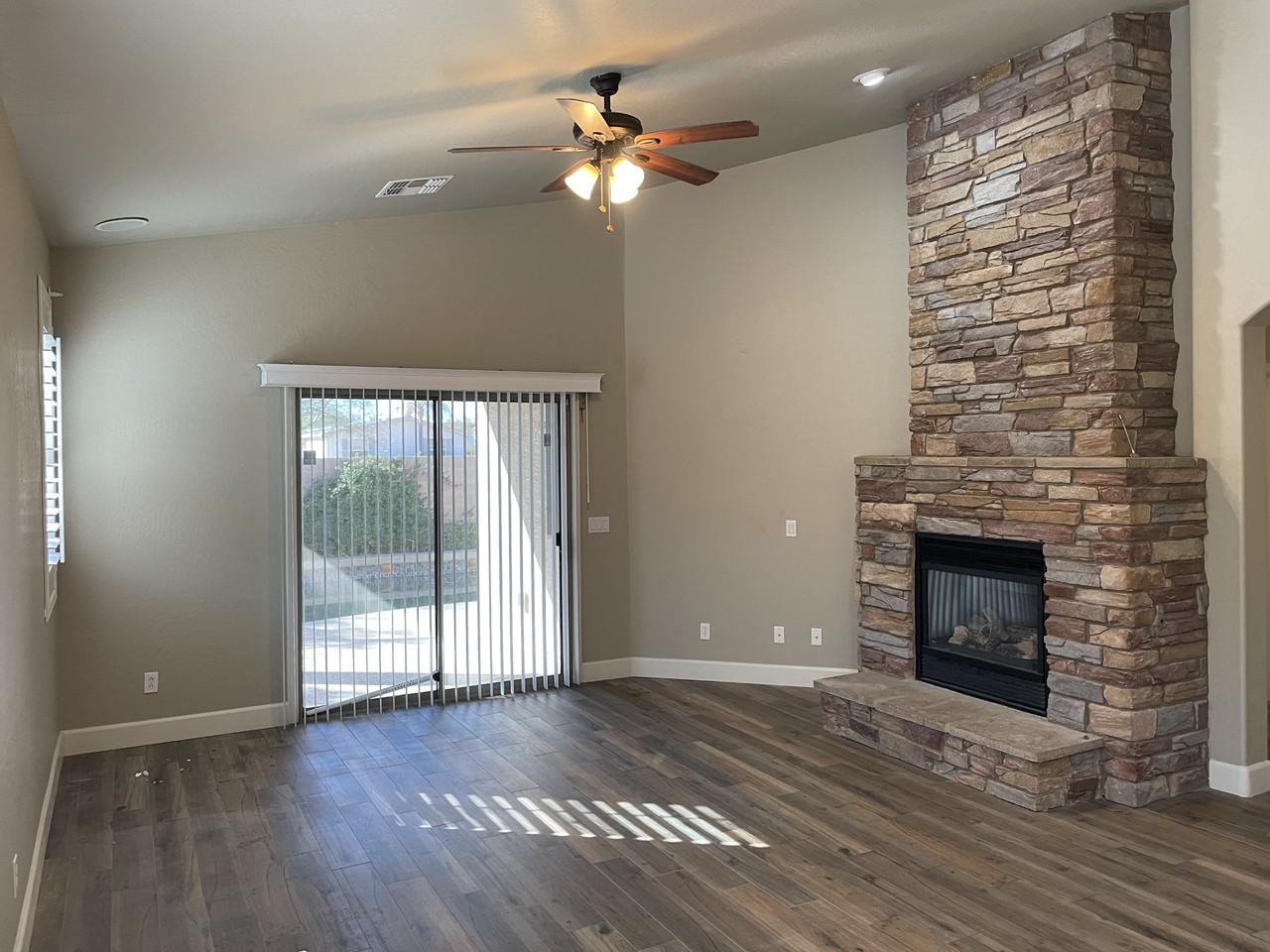 17416 N 170th Ln - Photo 3 of 41