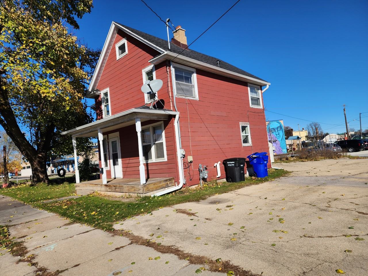 212 S Badger Ave - Photo 2 of 19