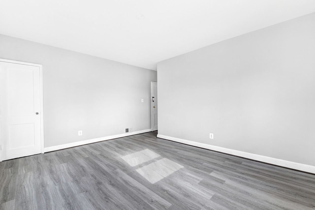 2407 21St Pl Ne - Photo 3 of 12