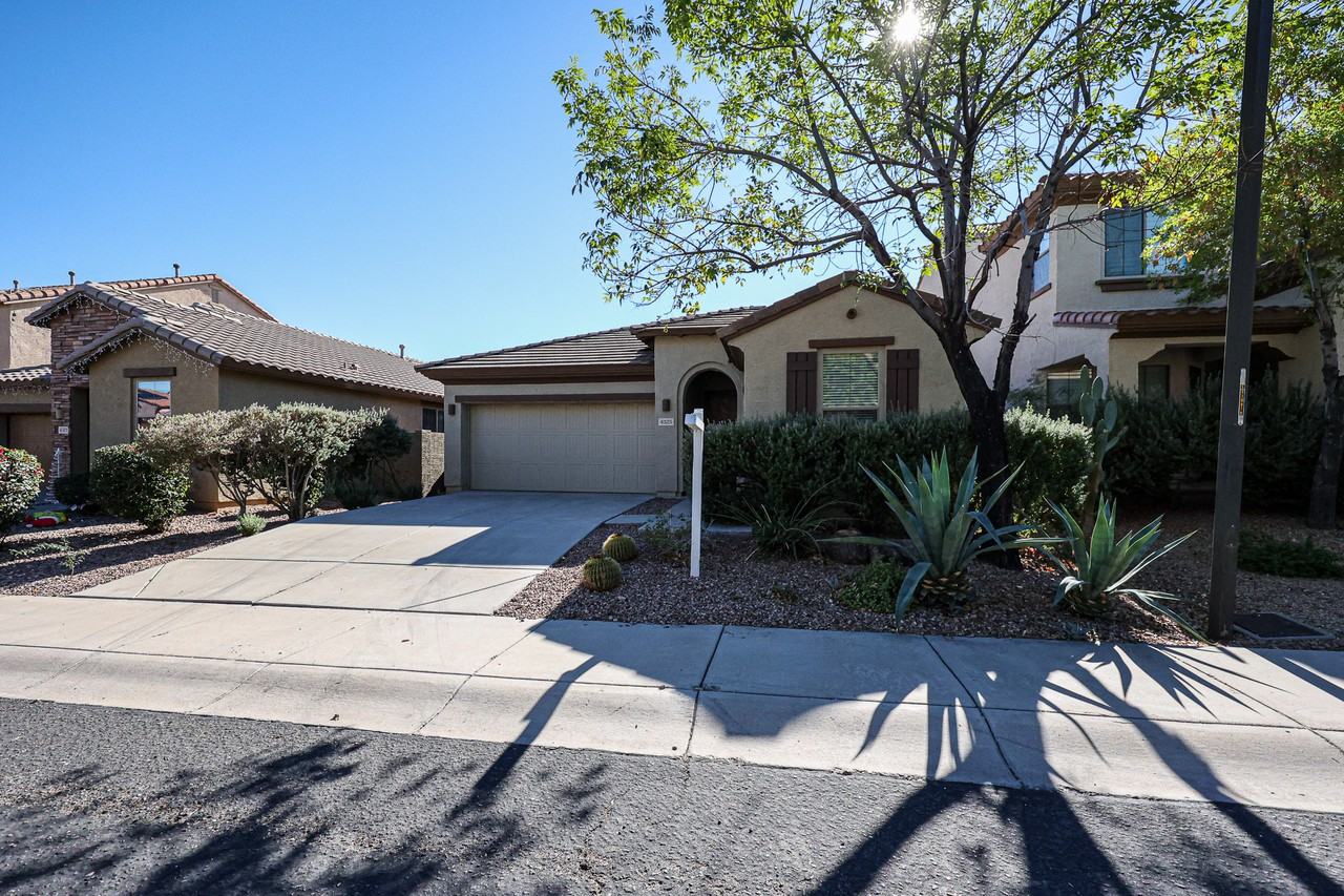 4325 W Powell Dr - Photo 4 of 33