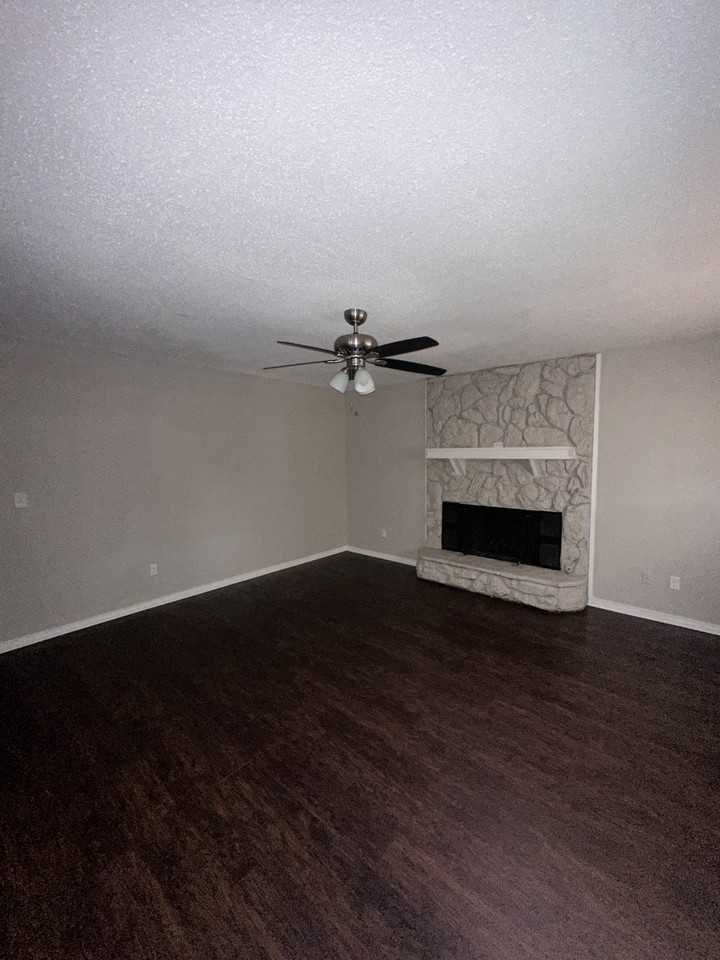 3428 Se 47th St - Photo 2 of 9