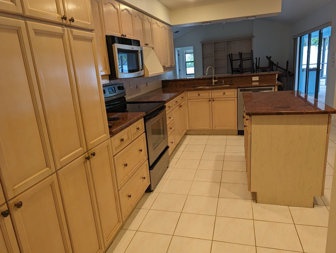 1936 Dunloe Cir - Photo 3 of 20