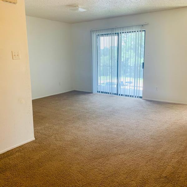 772 N Denver St - Photo 3 of 5