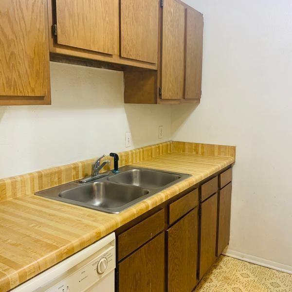 772 N Denver St - Photo 5 of 5