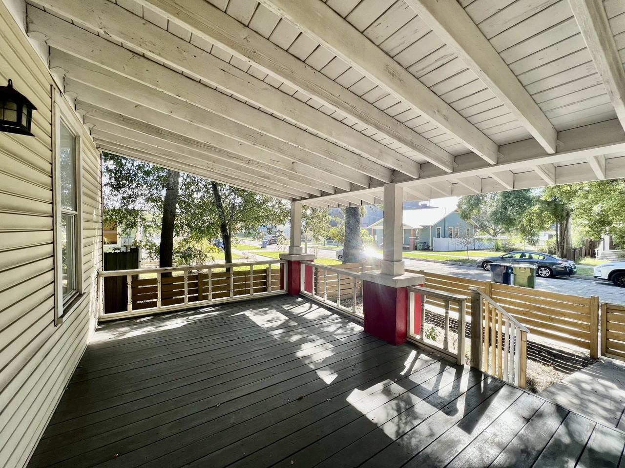 111 W Amelia Ave - Photo 2 of 25