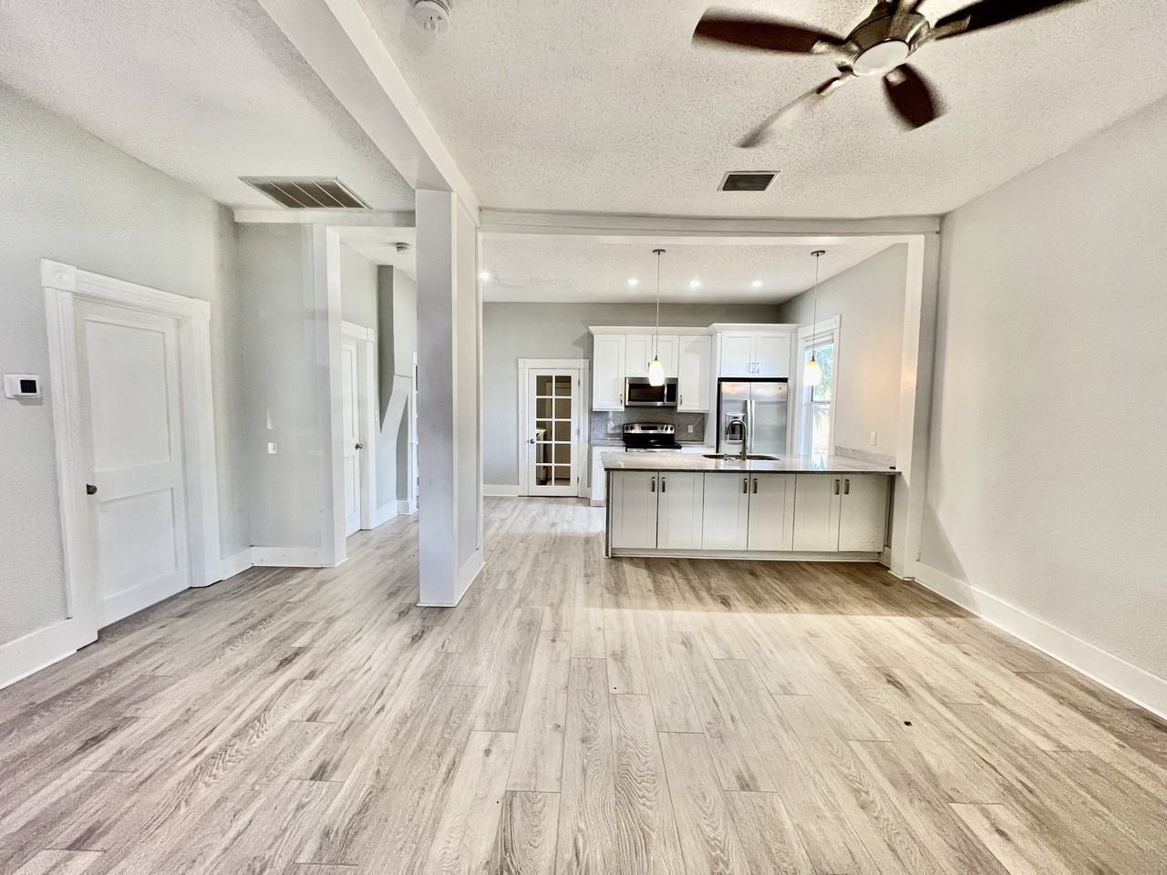 111 W Amelia Ave - Photo 7 of 25