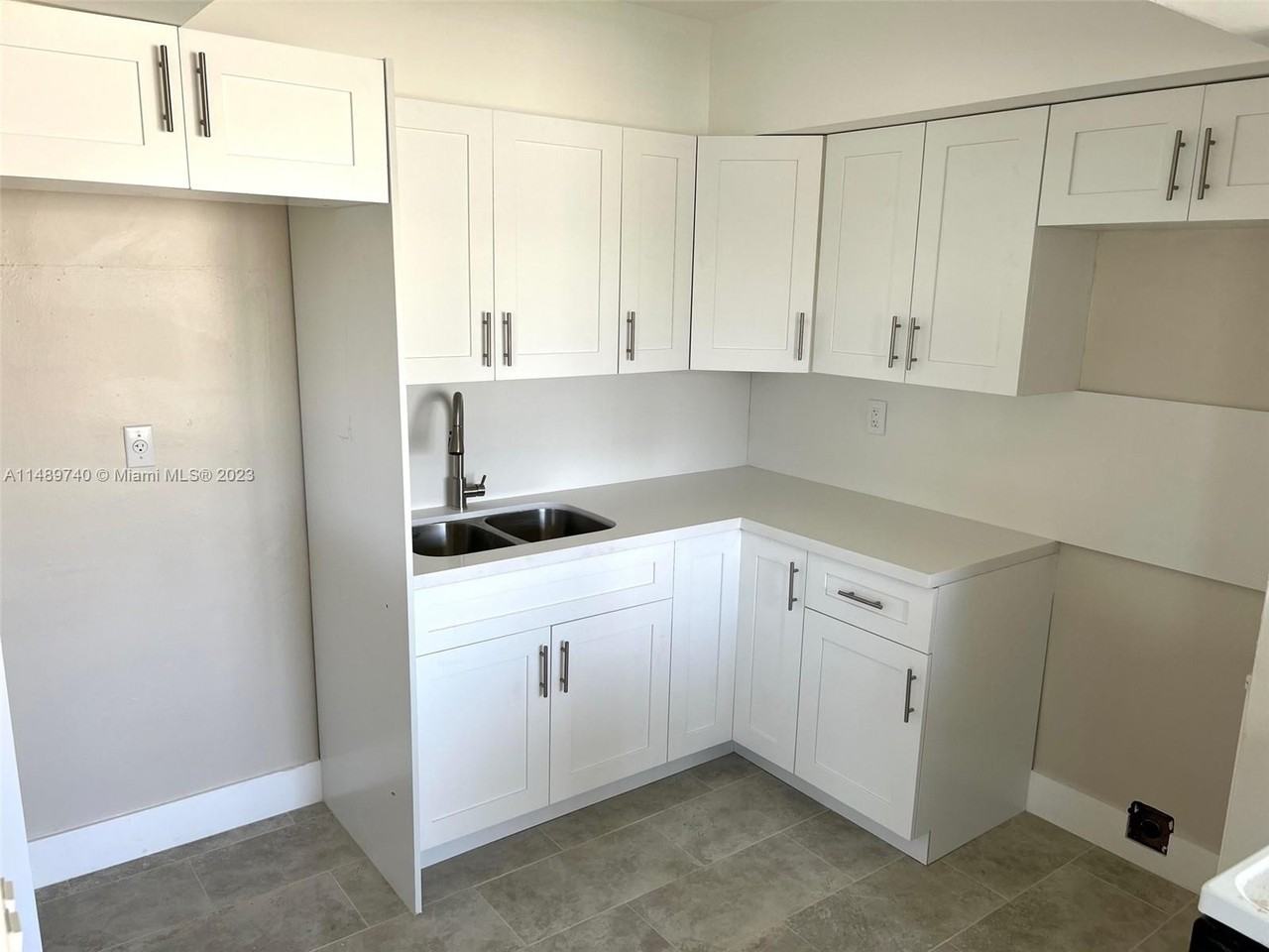 2613 Northwest 18th Terrace #5 - Photo 2 of 7