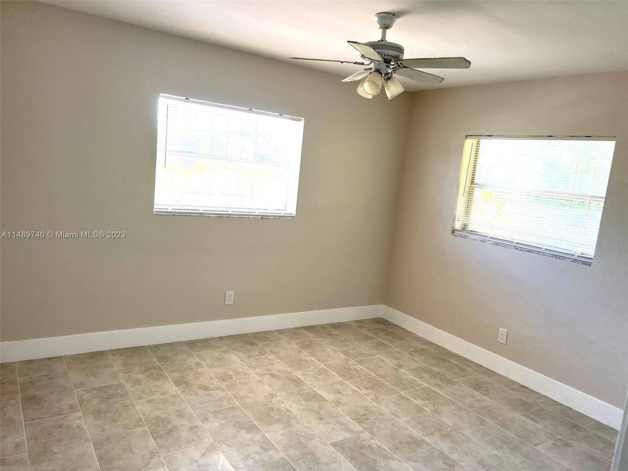 2613 Northwest 18th Terrace #5 - Photo 6 of 7