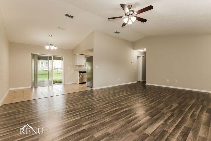 4905 Gulfstream Pl - Photo 3 of 17