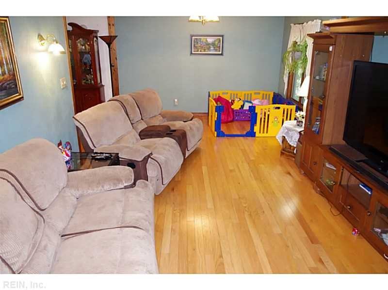 6810 Seawell Ave - Photo 3 of 16