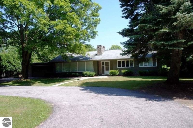 1410 Peninsula Dr - Photo 3 of 38