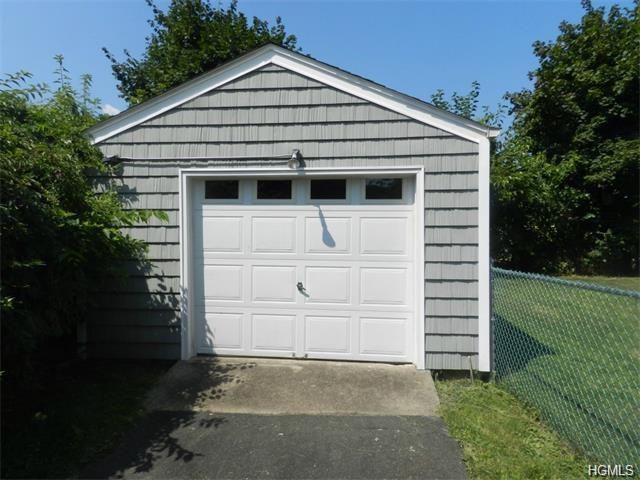 19 Kinsman Ln - Photo 2 of 10