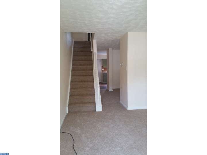 580 Walnut St - Photo 2 of 7