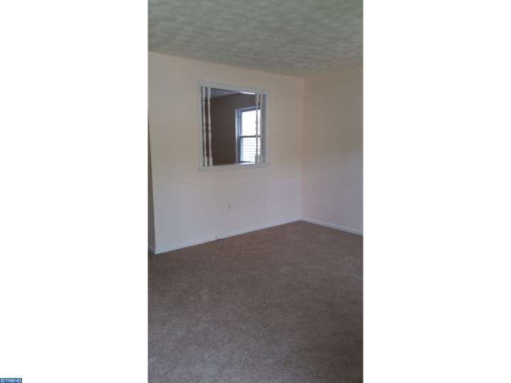 580 Walnut St - Photo 3 of 7