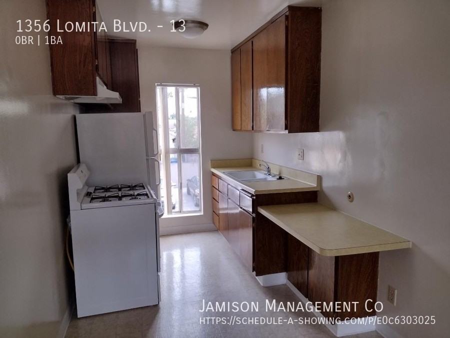 1356 Lomita Blvd #13 - Photo 2 of 7
