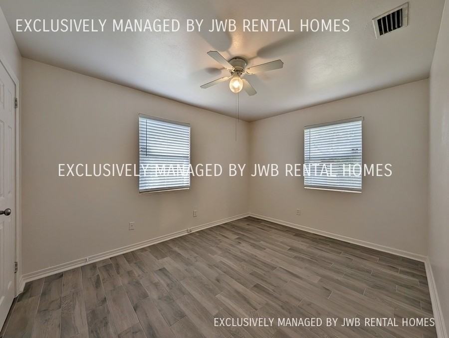 3863 Boone Park Ave - Photo 2 of 7