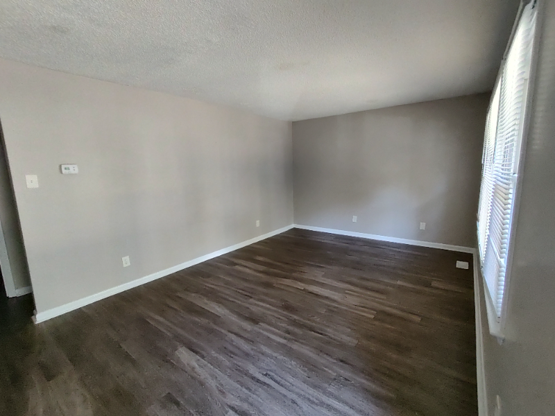 5013 Lundy Dr - Photo 2 of 10