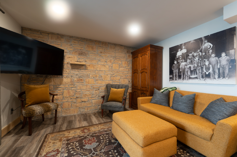 145 Sunset Dr #B - Photo 2 of 24