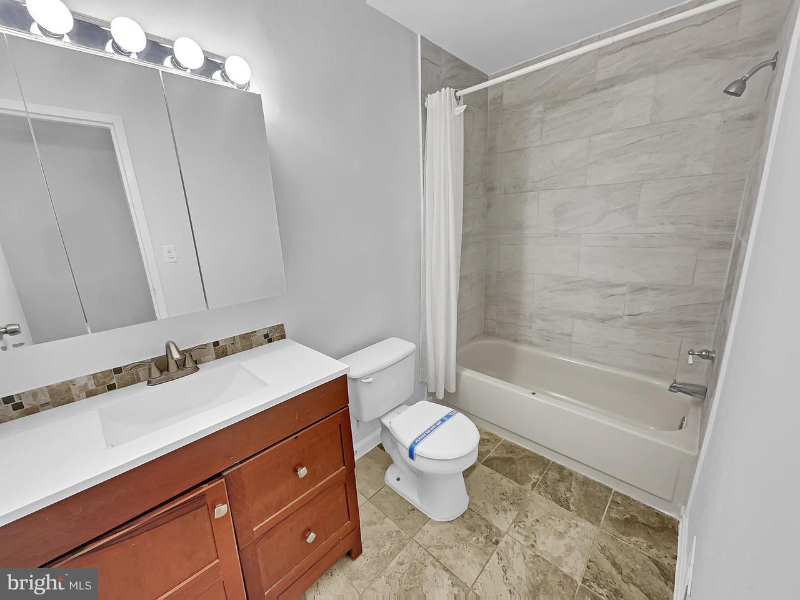 9300 Hagel Cir - Photo 5 of 15