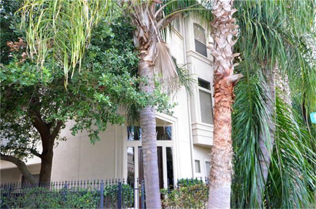 220 Snover St - Photo 2 of 32