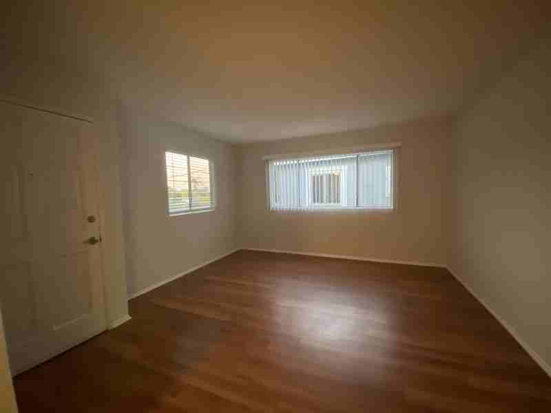 6707 West 86th Place #G - Photo 5 of 10