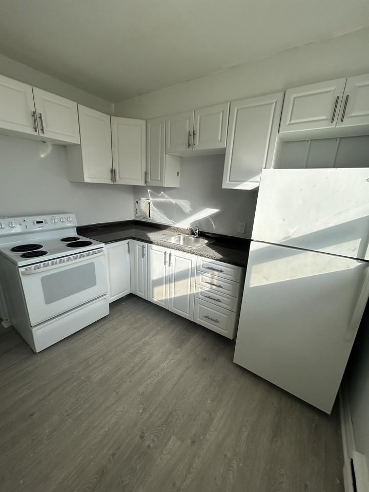 325 2-325 Saguneay #2 - Photo 2 of 8