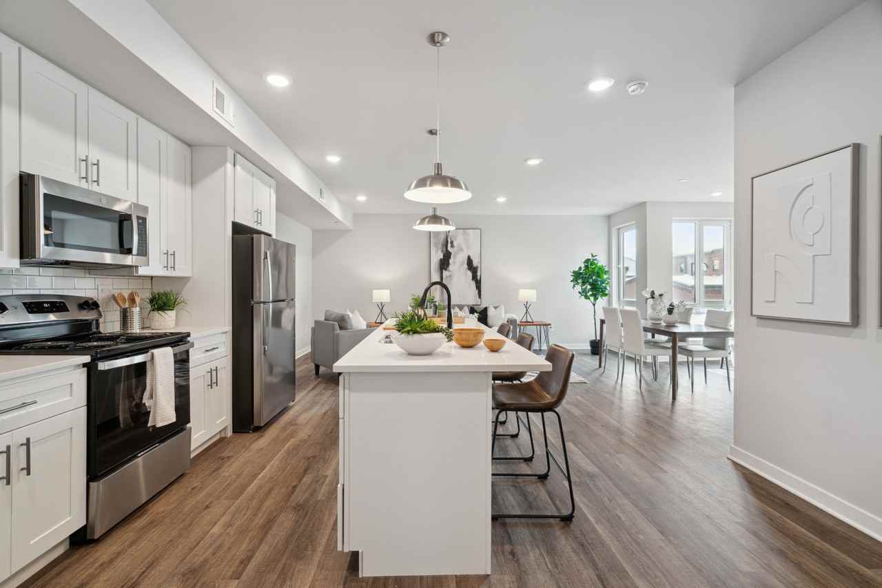 101 Oxford - Photo 2 of 21