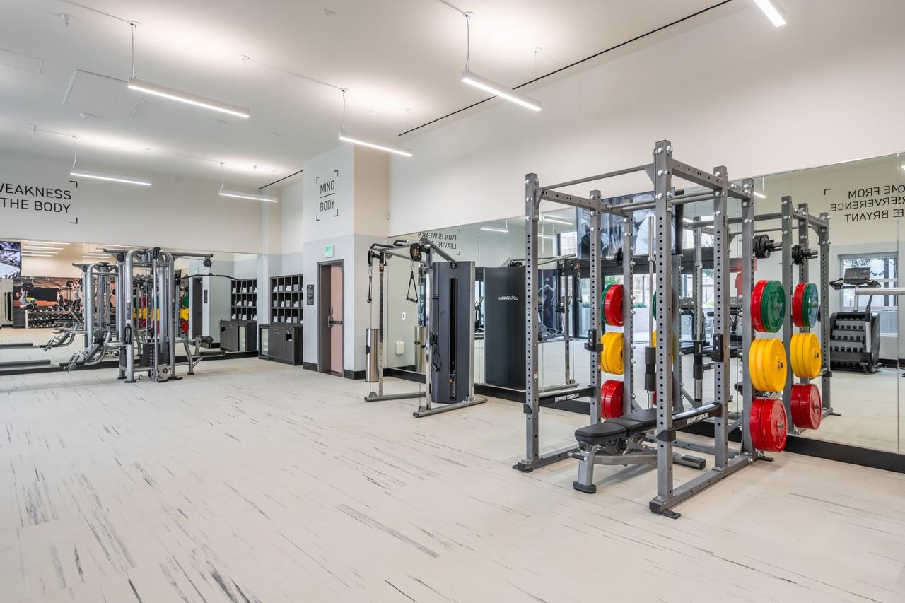 SMB Hollywood - Photo 7 of 44