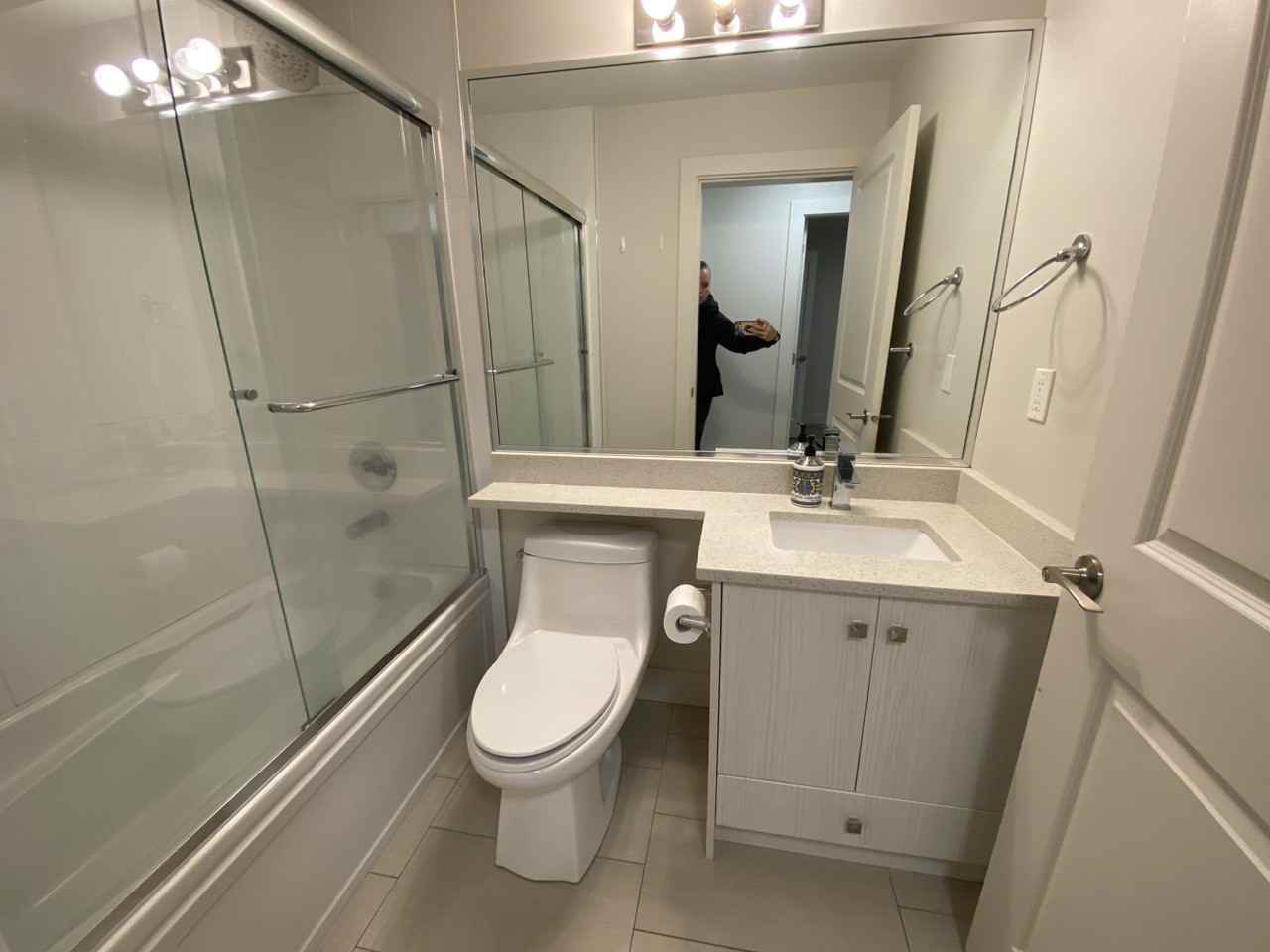 3127 E 54th Ave - Photo 3 of 4