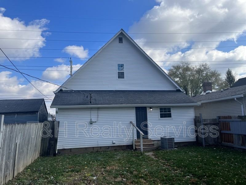 414 S Warman Ave - Photo 3 of 22