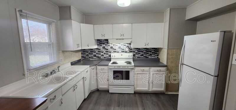 2123 Tanager Rd - Photo 2 of 14