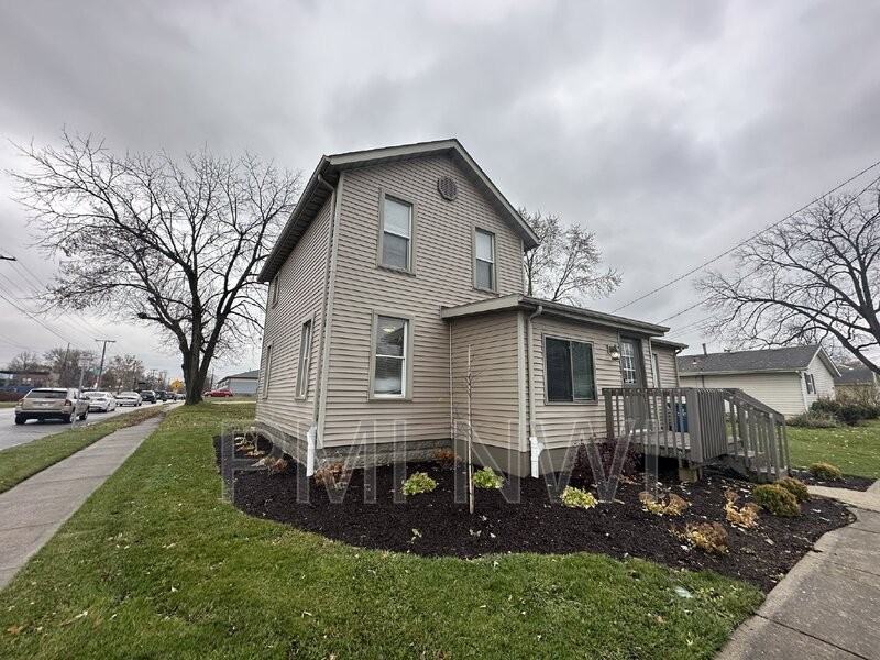 158 N Union St #A - Photo 3 of 18